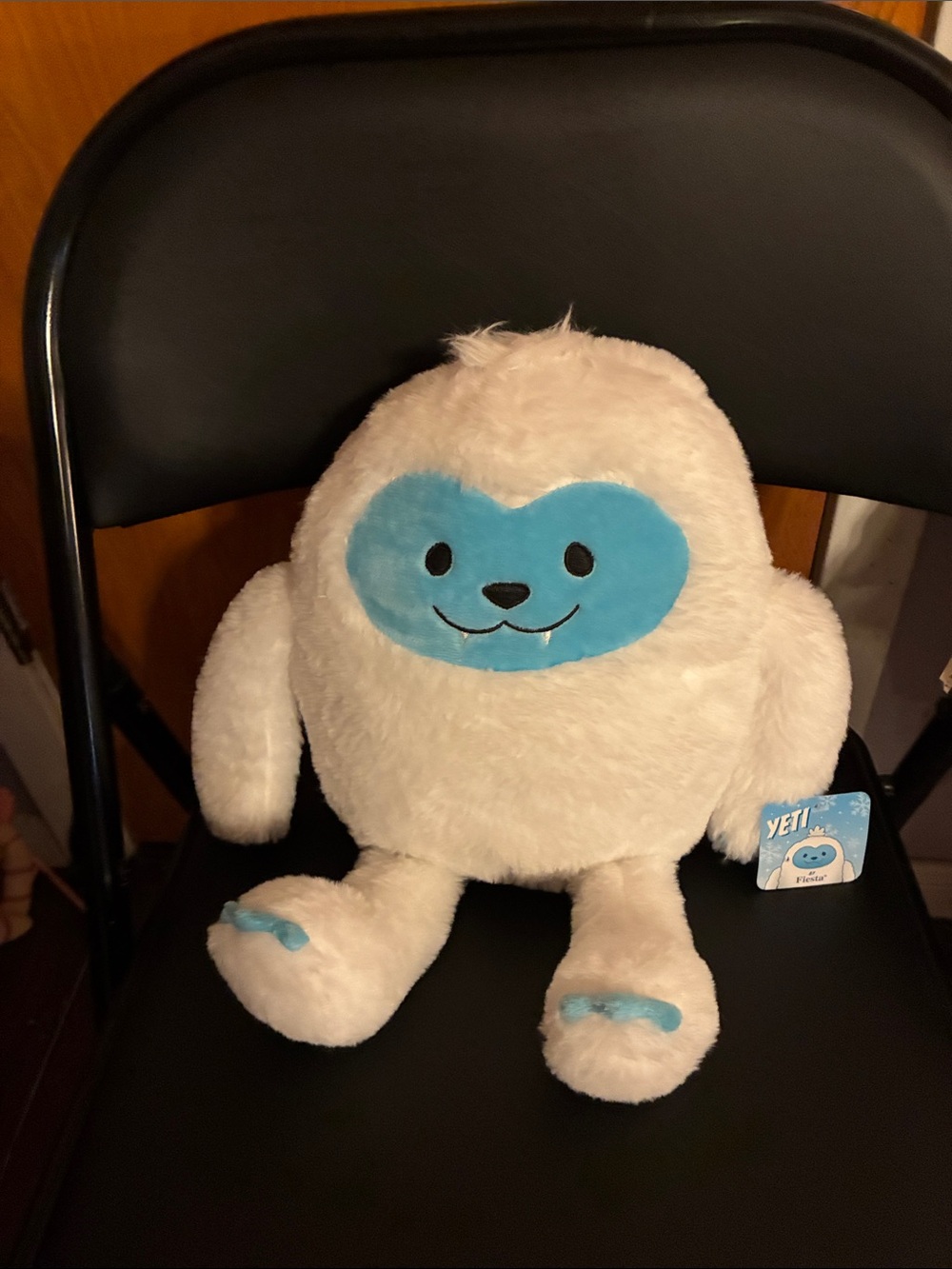 NWT-Yeti Large Plush by Fiesta- White with Blue Face and Foot Accents